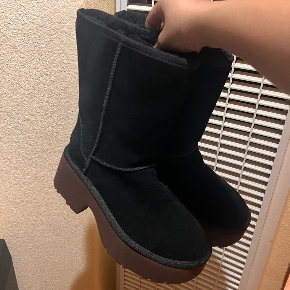Brand new platform Uggs